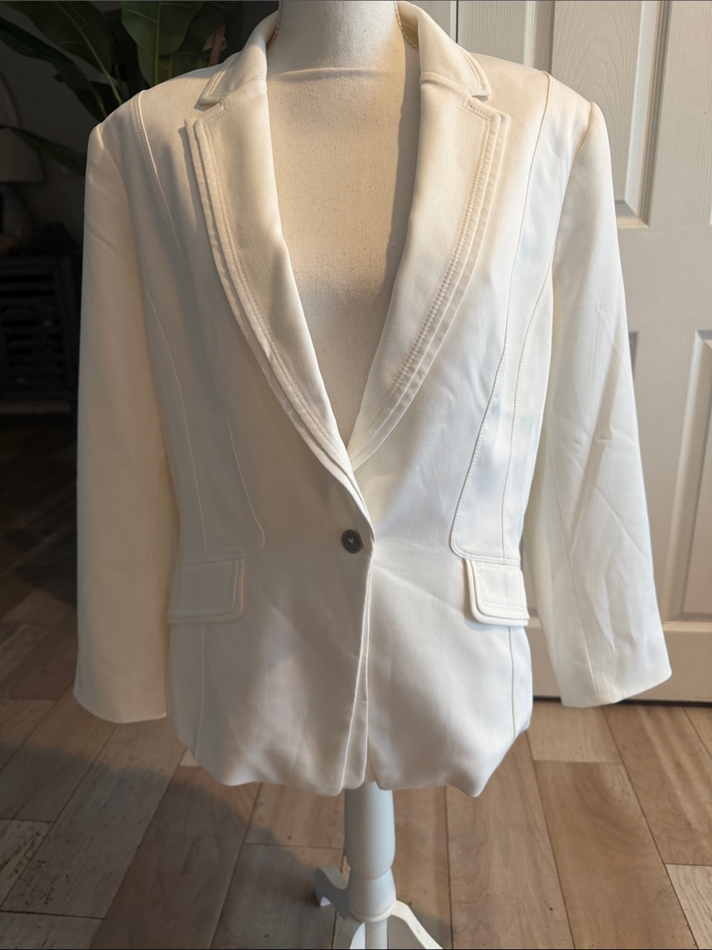 White House Black Market White Single-Button Tailored Blazer BNWOT